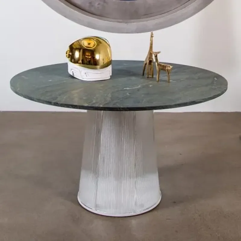 Bent Dining Table - Pulpo w Mesmetric