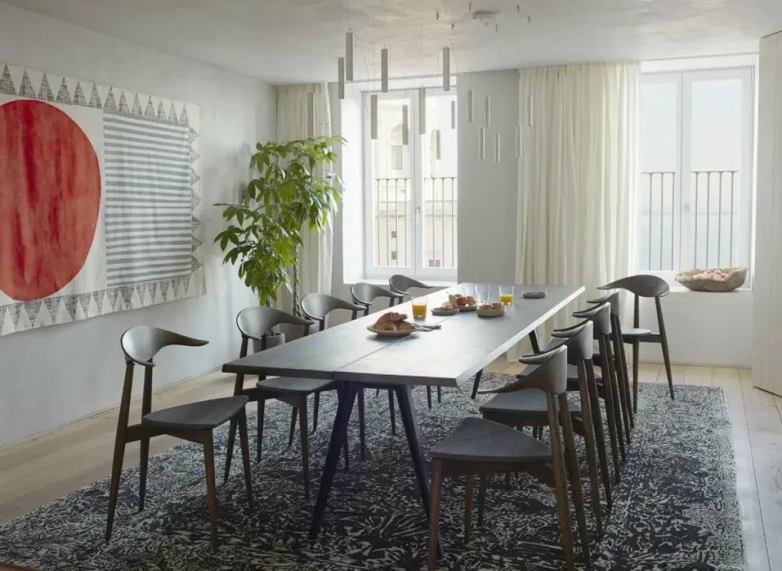 364 Welles Table - De La Espada w Mesmetric