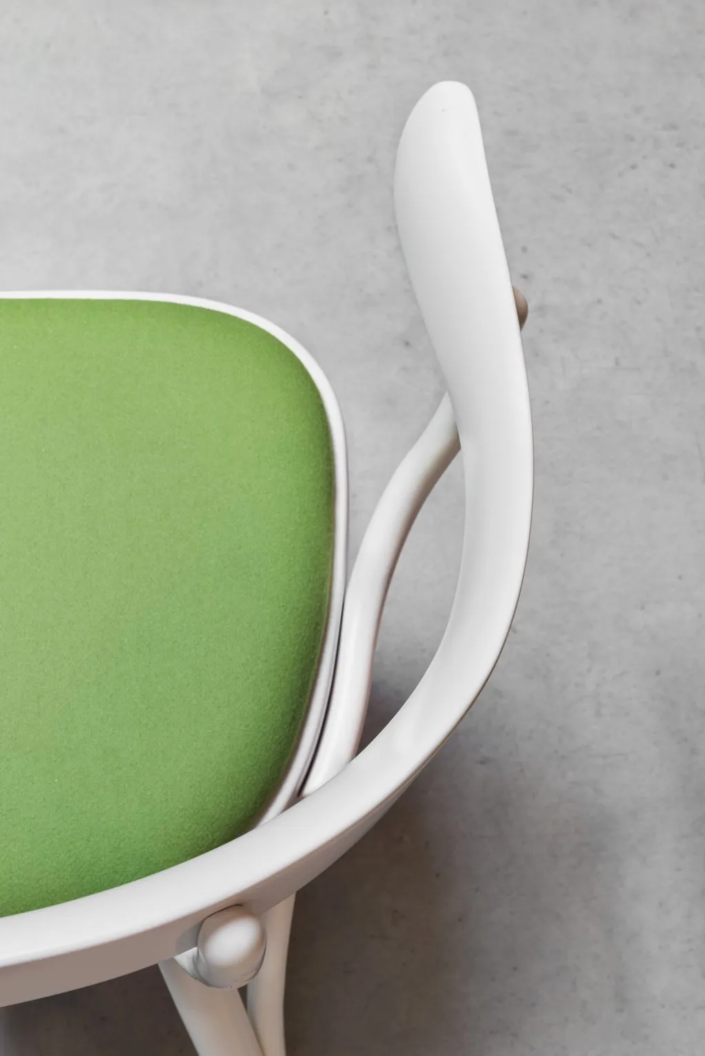 Bistrotstuhl Upholstered Seat – Gebrüder Thonet Vienna at Mesmetric
