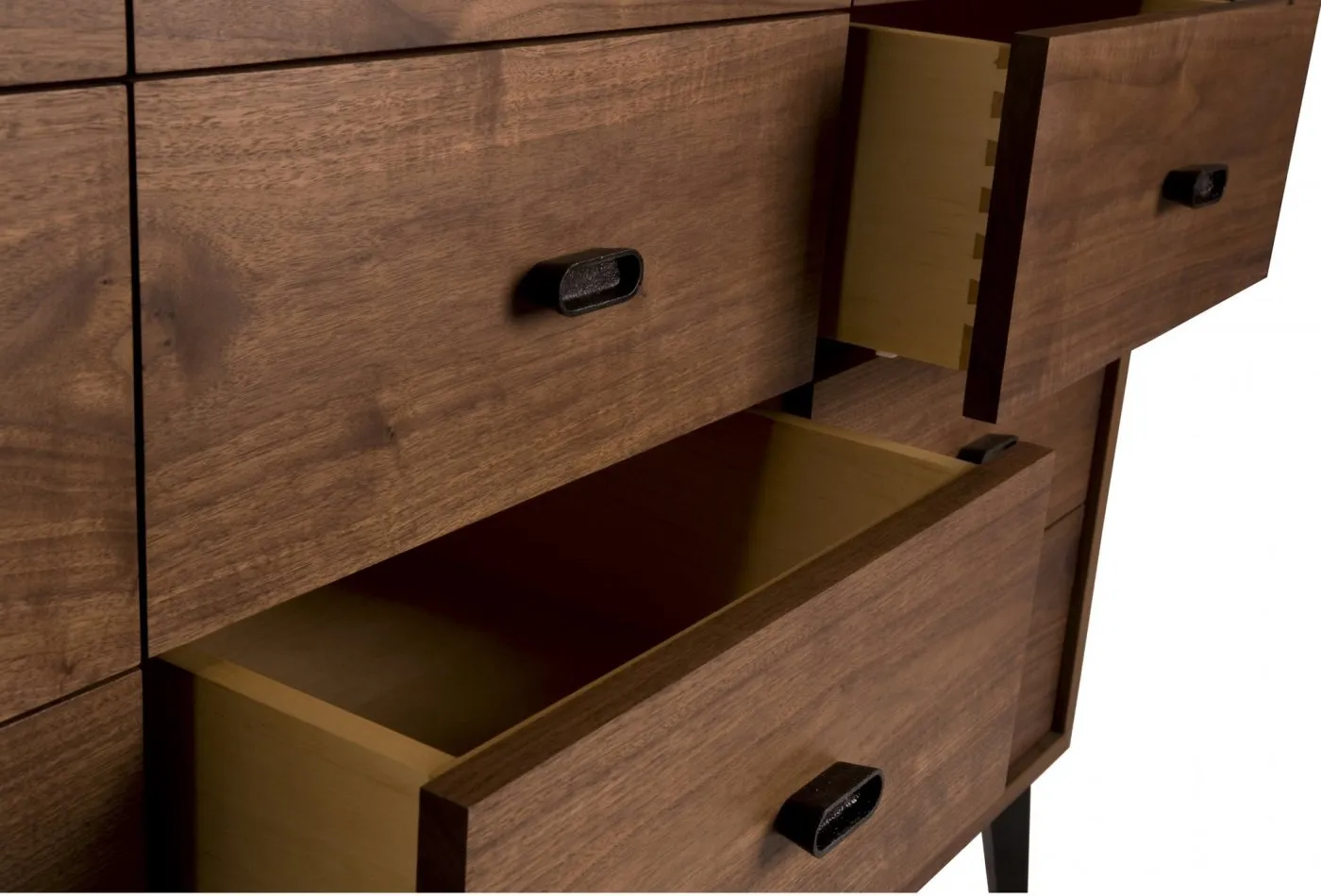 368 Mcqueen Large Chest – De La Espada at Mesmetric