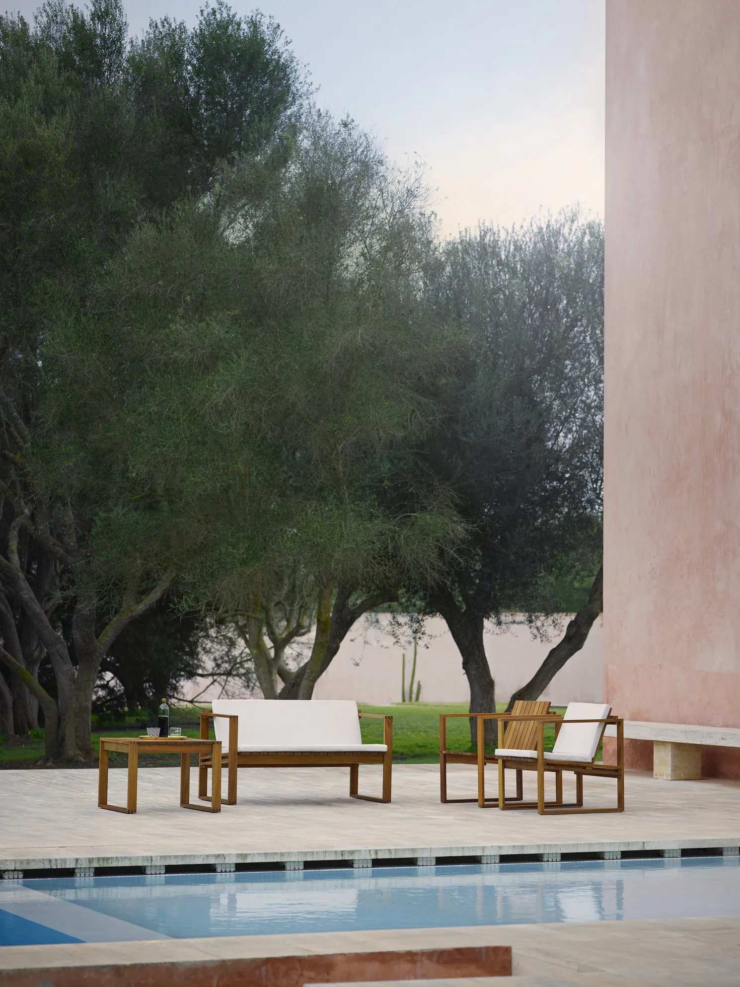 BK16 Indoor-Outdoor - Carl Hansen w Mesmetric