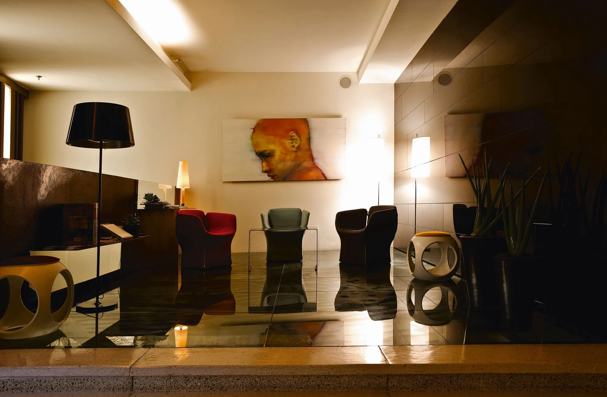 Bloomy – Moroso at Mesmetric