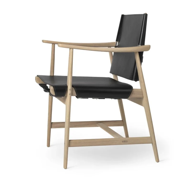 BM1106 Huntsman Chair
