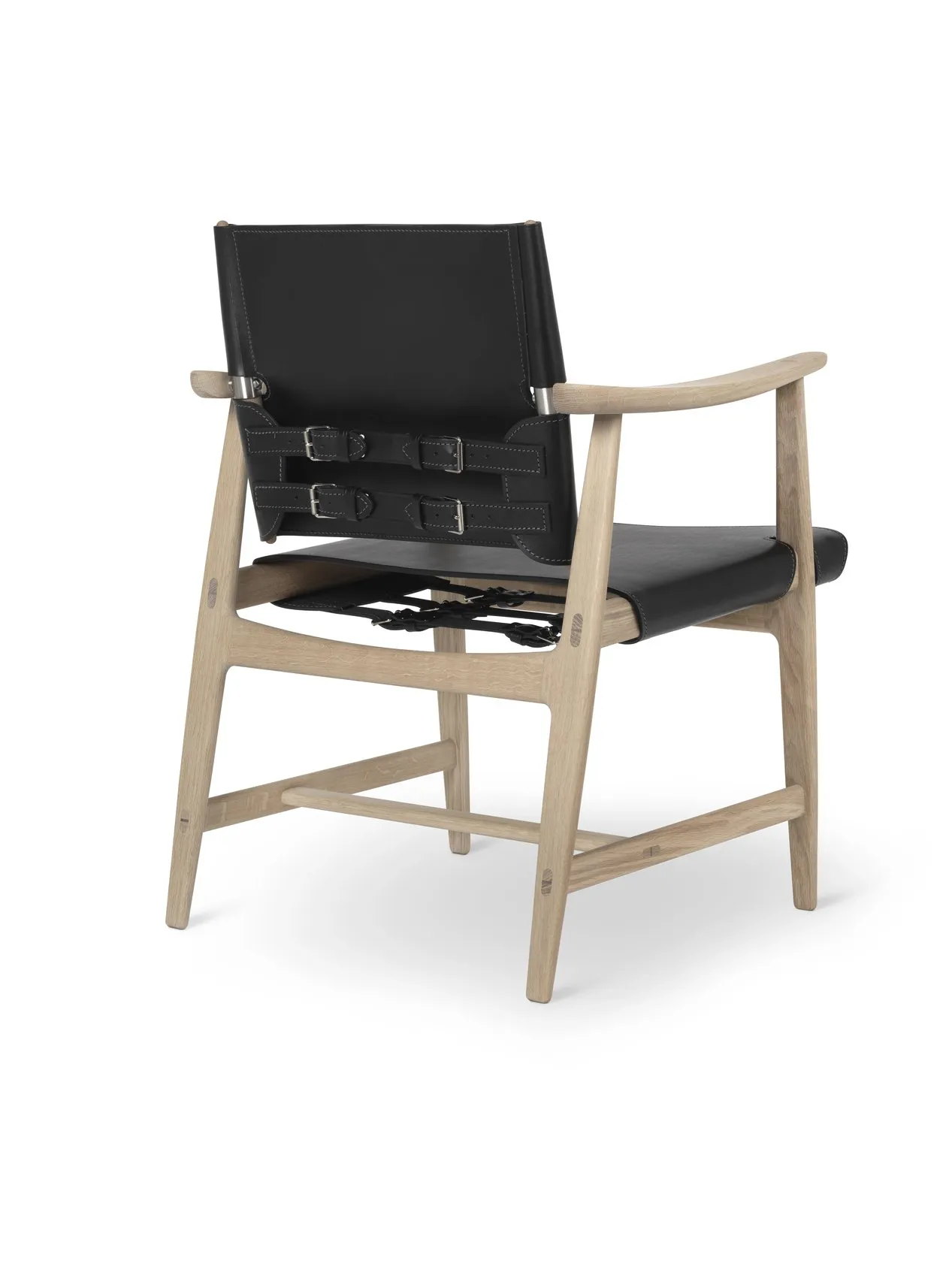 BM1106 Huntsman Chair