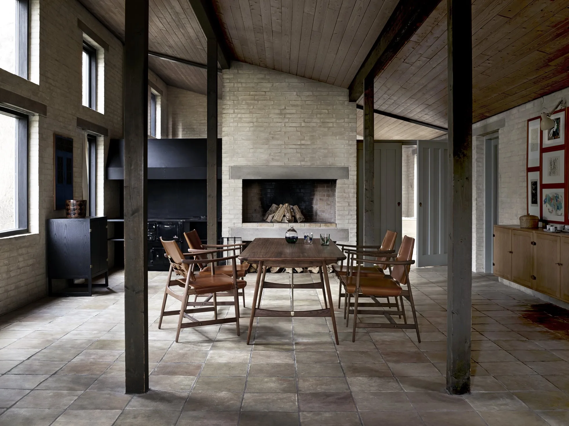 BM1106 Huntsman Chair