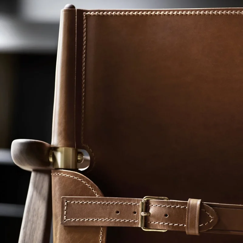BM1106 Huntsman Chair