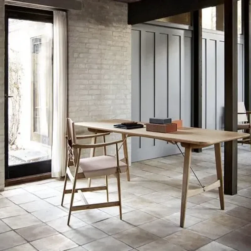 BM1160 Hunting Table