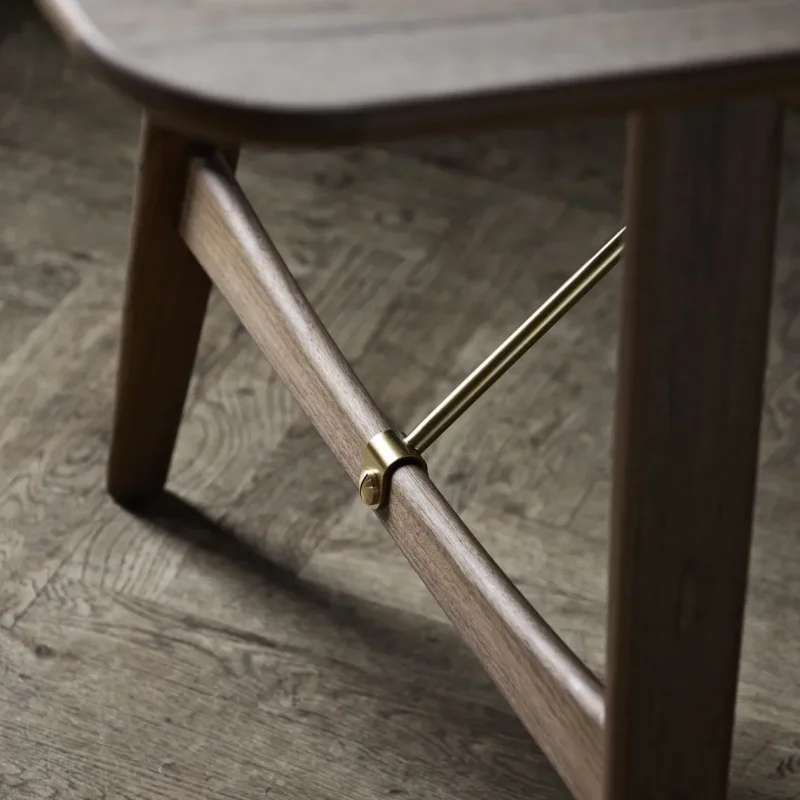 BM1160 Hunting Table
