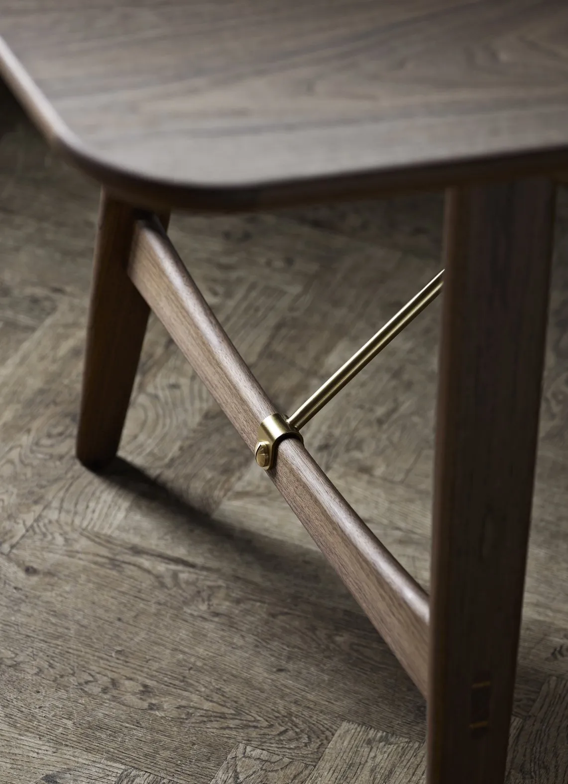 BM1160 Hunting Table