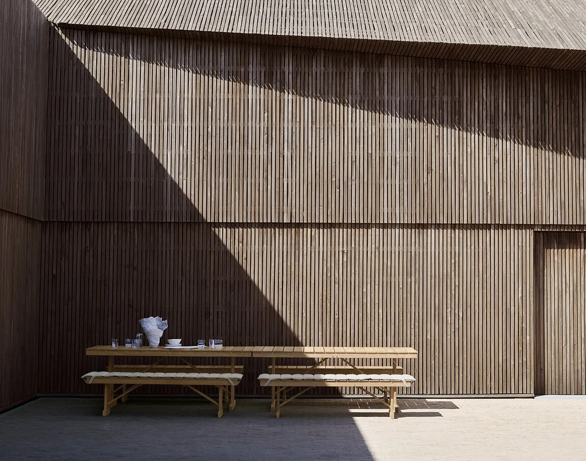 BM1771 Outdoor - Carl Hansen w Mesmetric