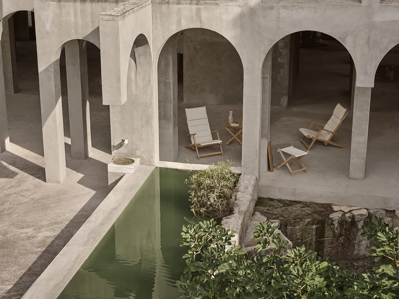 BM5768 Outdoor – Carl Hansen at Mesmetric