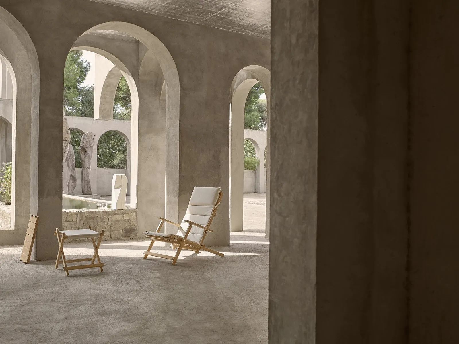 BM5768 Outdoor – Carl Hansen at Mesmetric