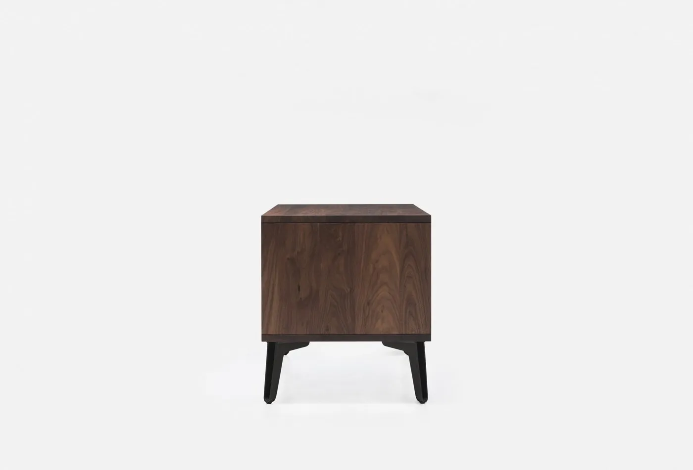 380 Mcqueen Low Chest – De La Espada at Mesmetric