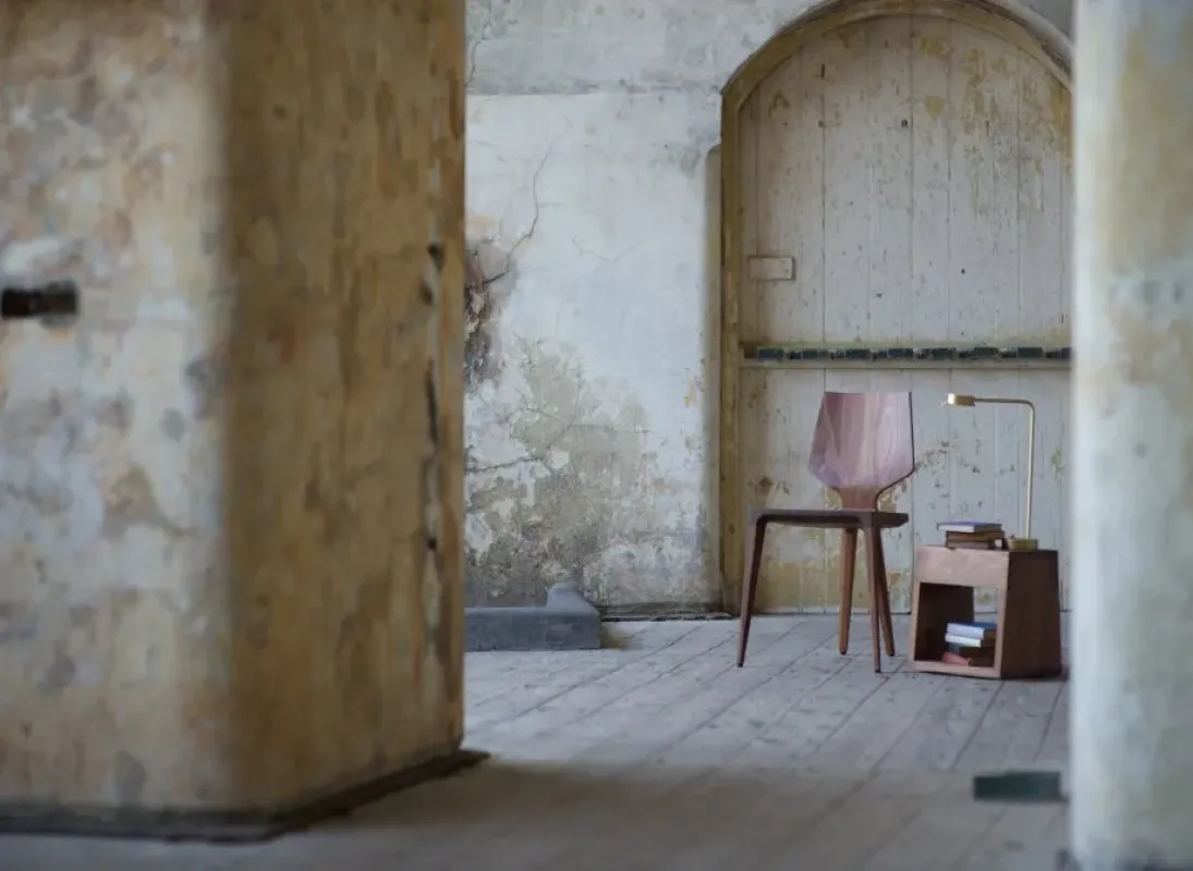 384 Mary's Chair – De La Espada at Mesmetric