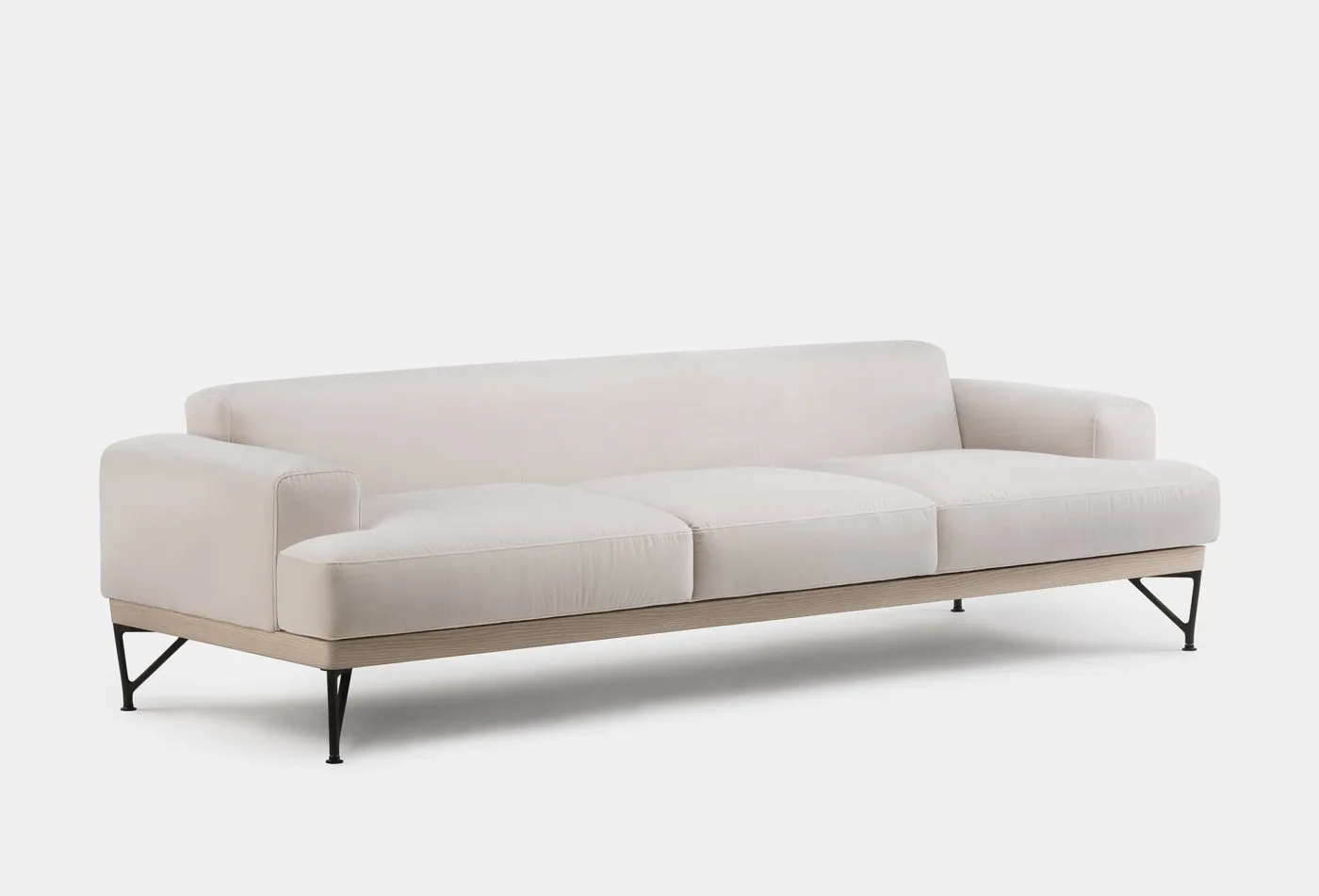 386 Armstrong Sofa – De La Espada at Mesmetric