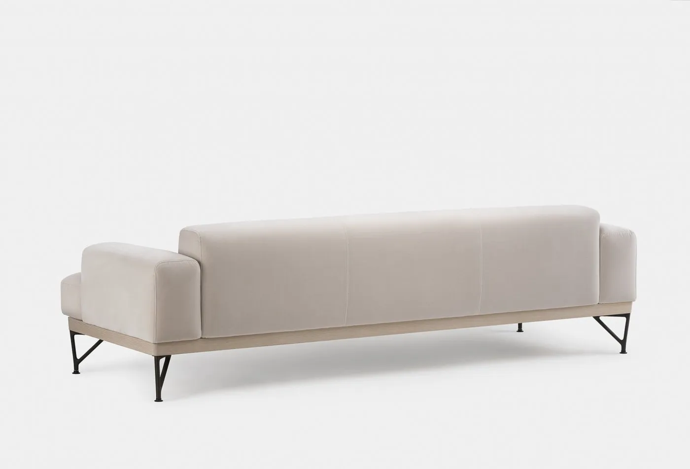 386 Armstrong Sofa – De La Espada at Mesmetric