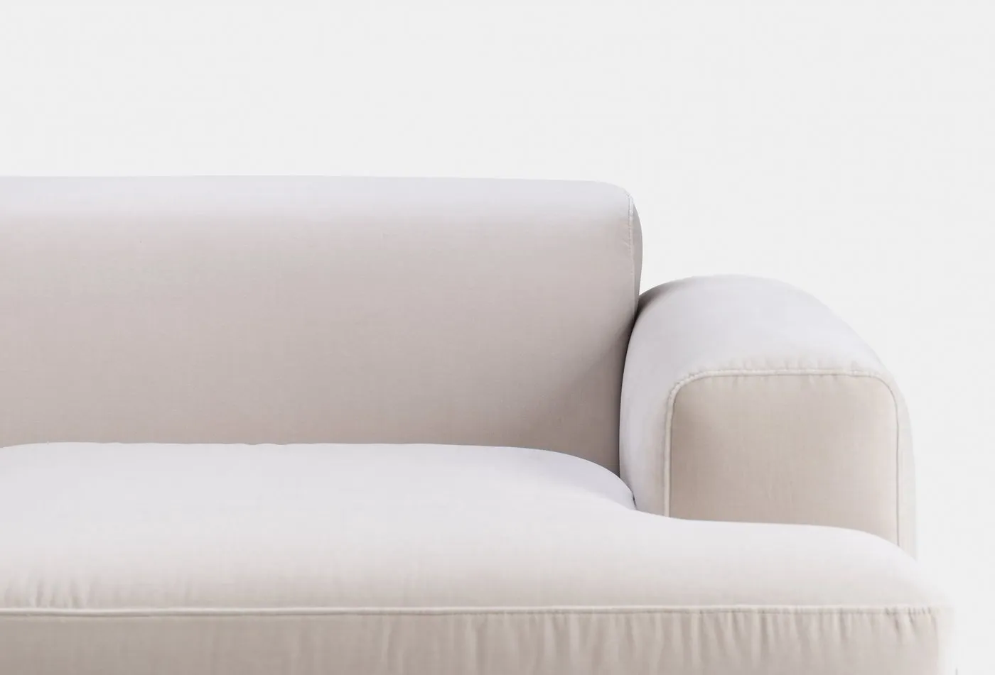 386 Armstrong Sofa – De La Espada at Mesmetric