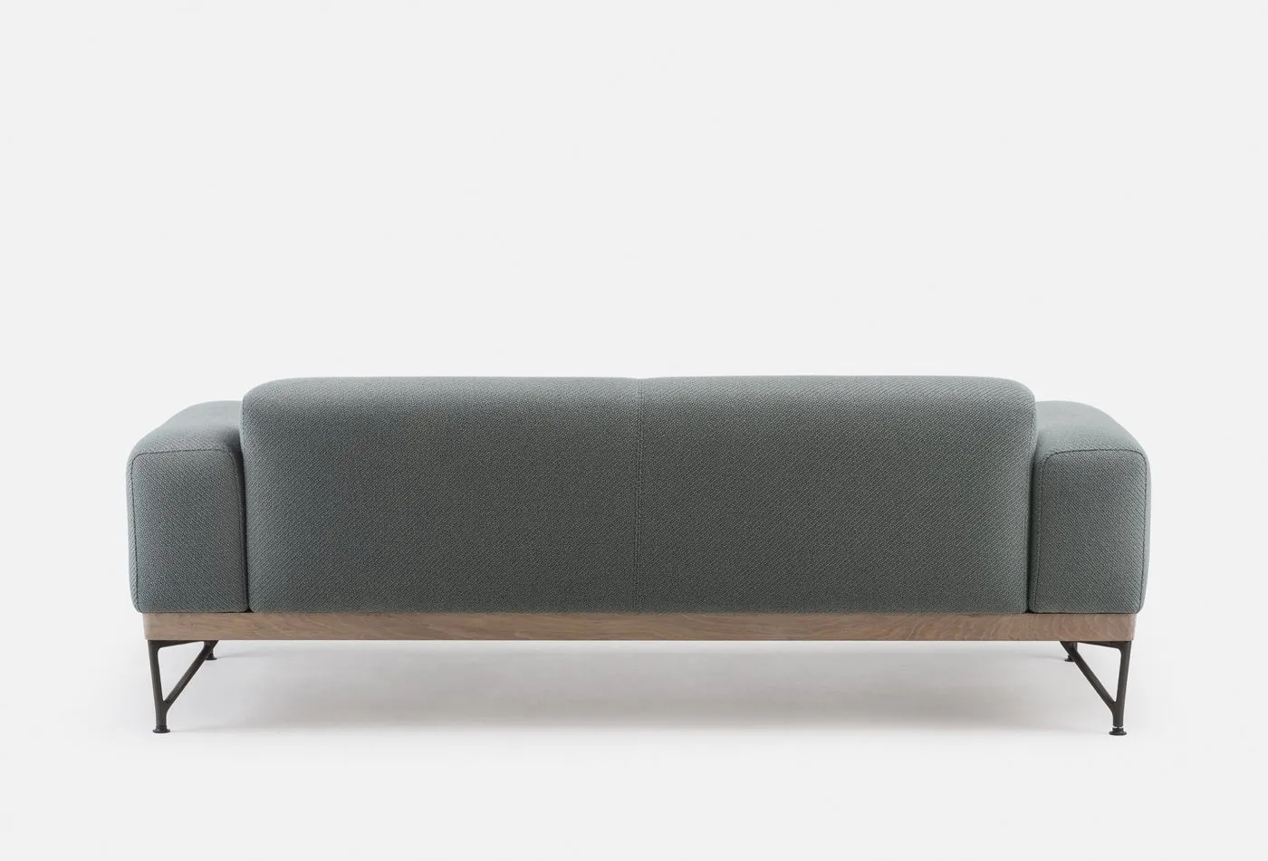 386 Armstrong Sofa – De La Espada at Mesmetric