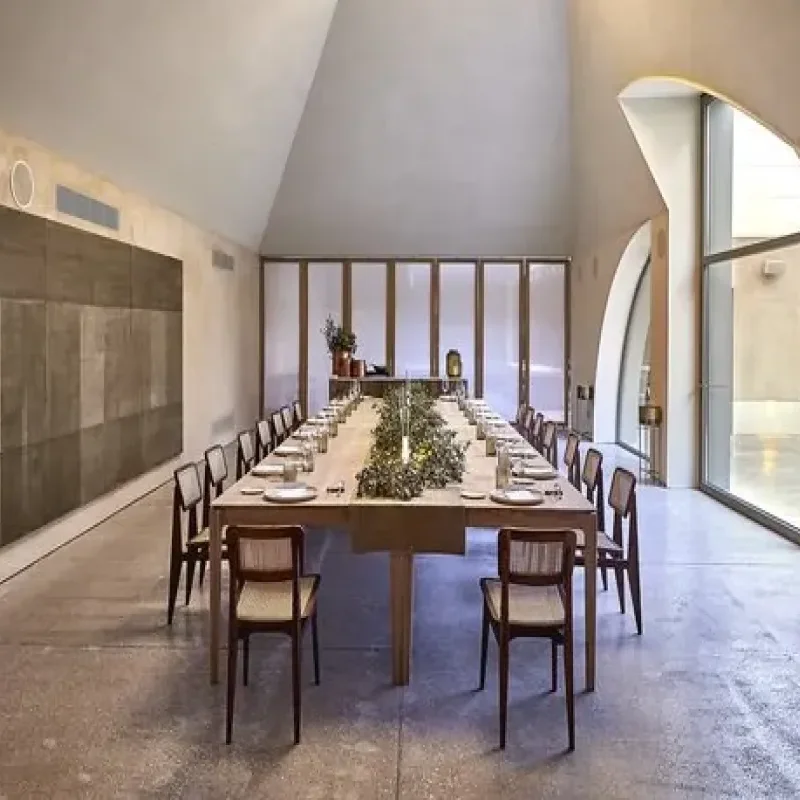 C-chair dining