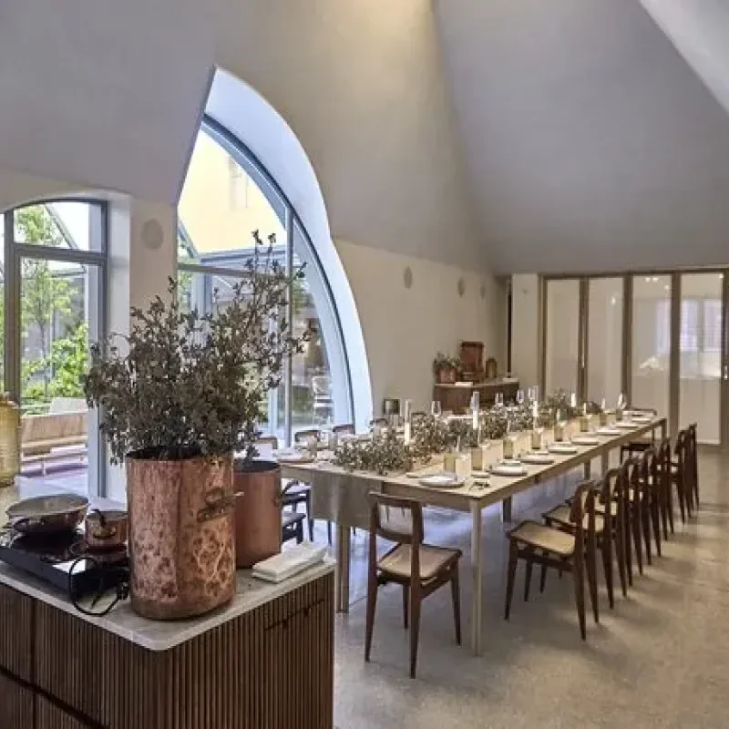 C-chair dining