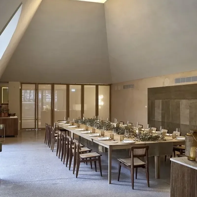 C-chair dining