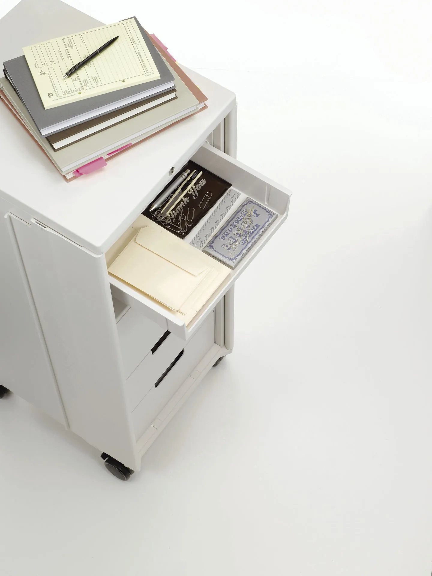 Caddy – Vitra at Mesmetric