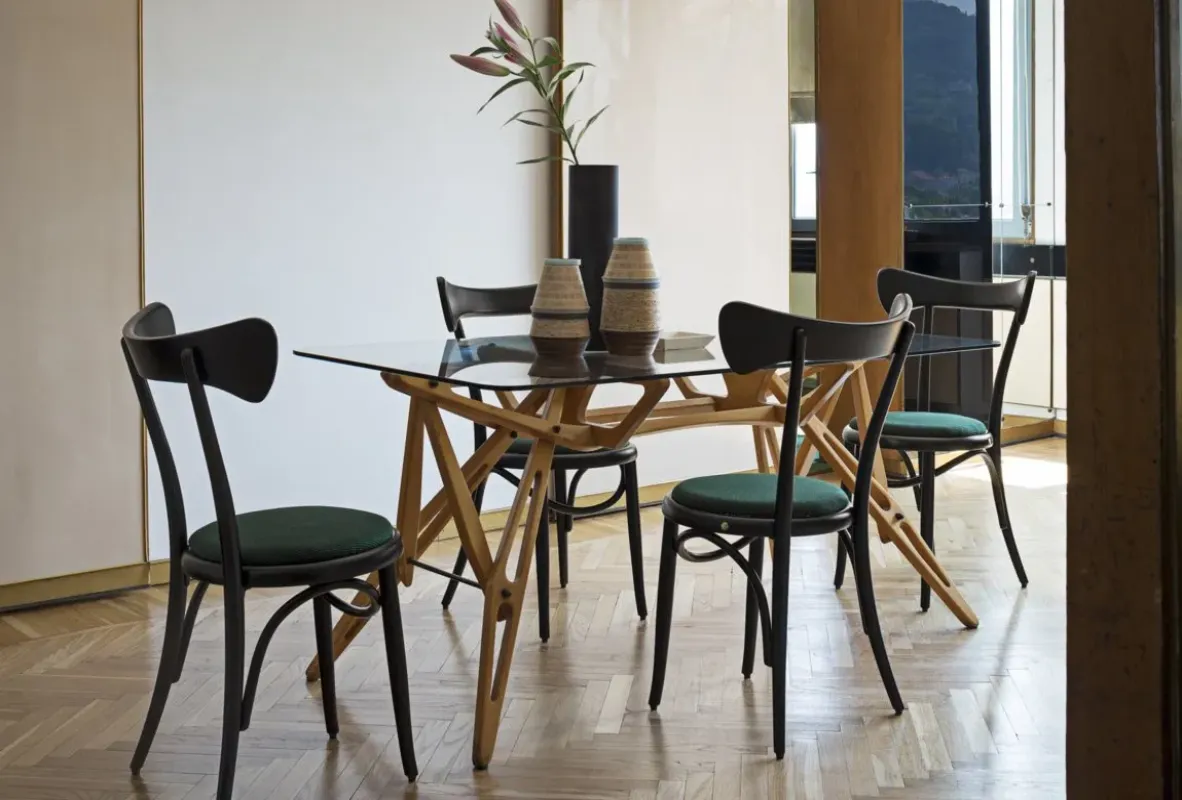 Cafestuhl upholstered seat - Gebrüder Thonet Vienna w Mesmetric