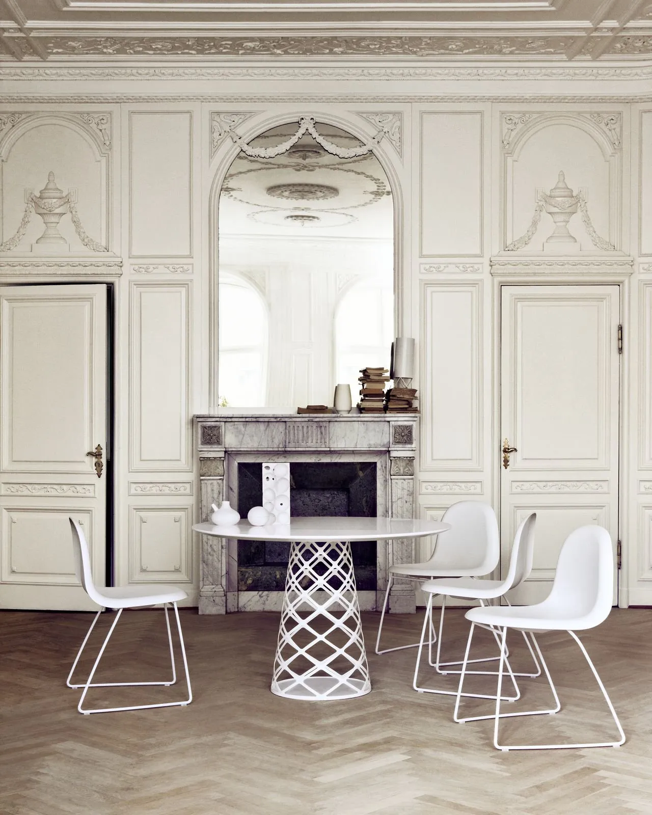 Gubi 3D Dining Sledge-Base Front Upholstered – Gubi.dk at Mesmetric