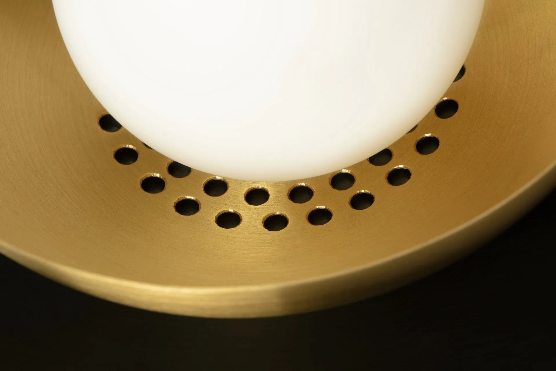 Carapace Wall – CTO lighting at Mesmetric