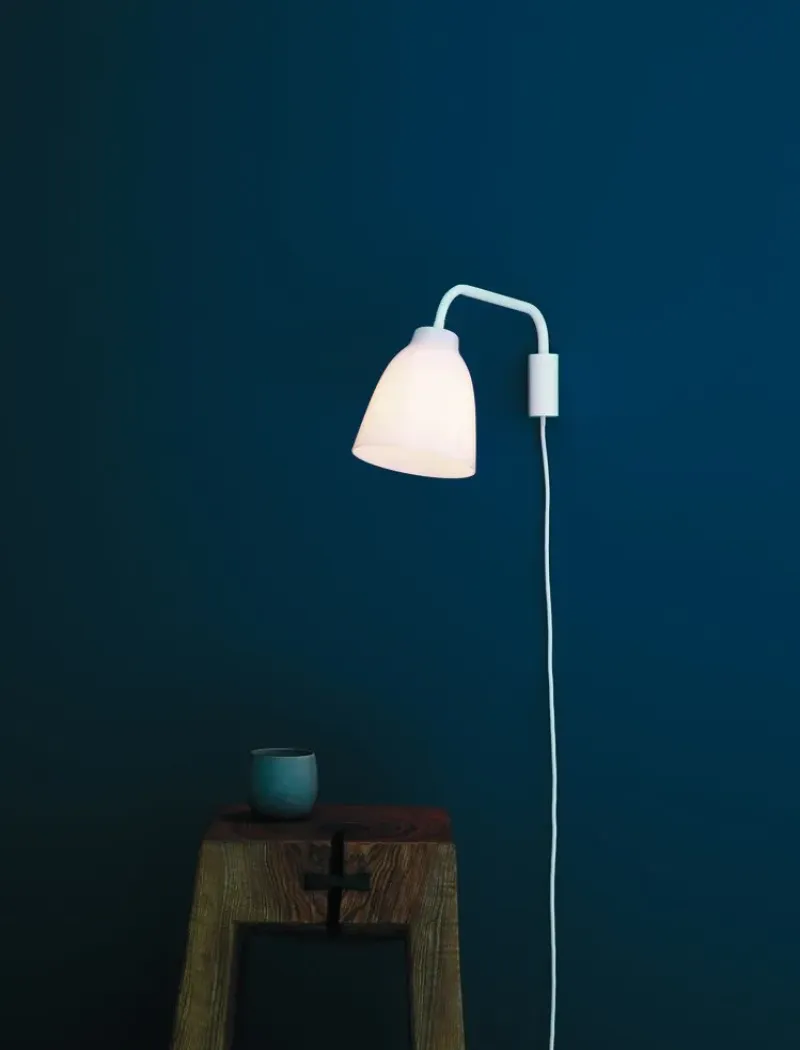 Caravaggio™ Read - Fritz Hansen w Mesmetric
