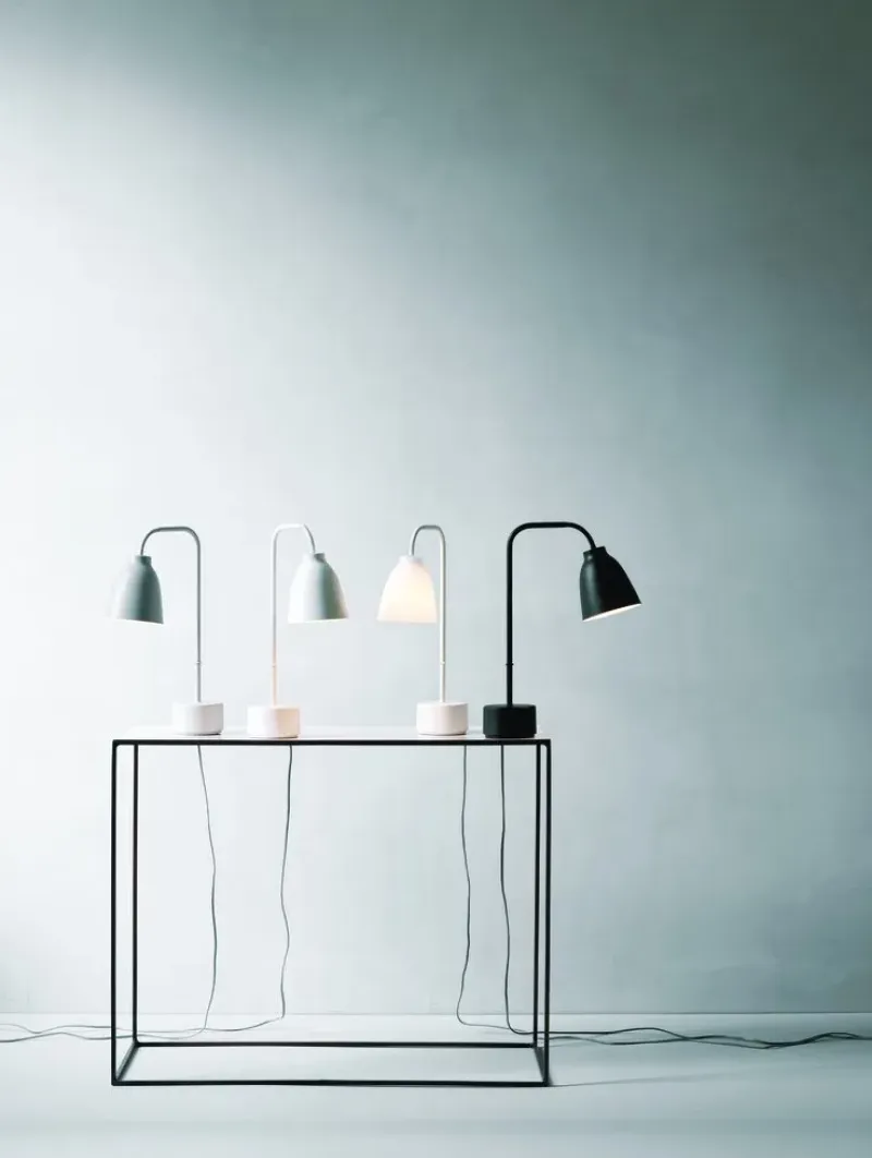 Caravaggio™ Table - Fritz Hansen w Mesmetric