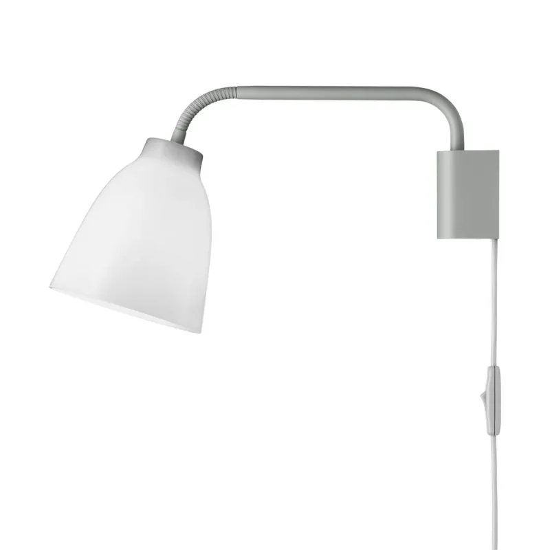 Caravaggio™ Read - Fritz Hansen w Mesmetric