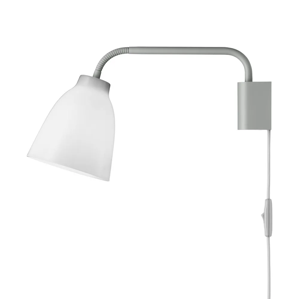 Caravaggio™ Read - Fritz Hansen w Mesmetric