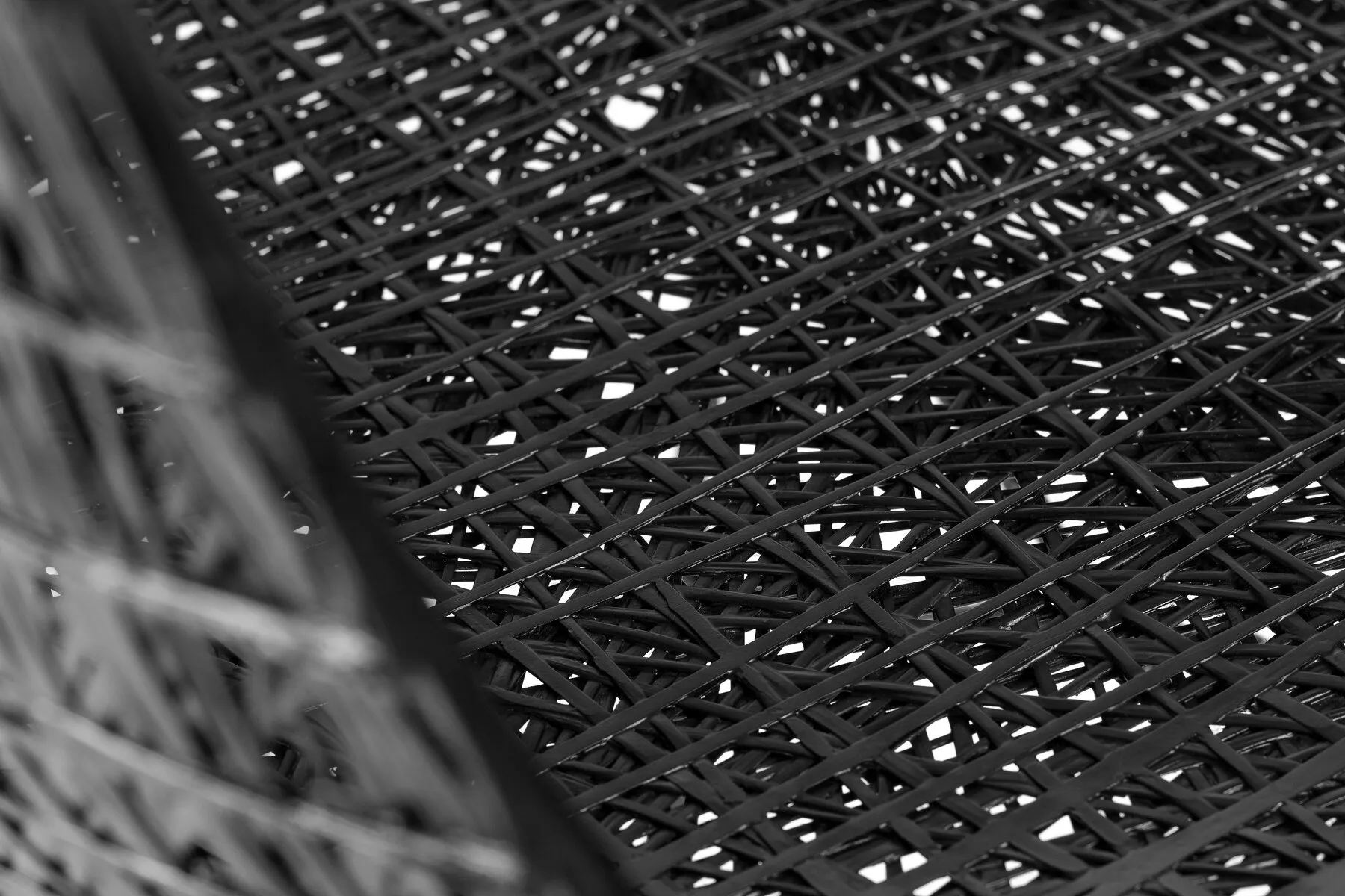 Carbon - Moooi w Mesmetric