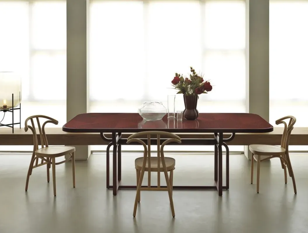 Caryllon dining - Gebrüder Thonet Vienna w Mesmetric