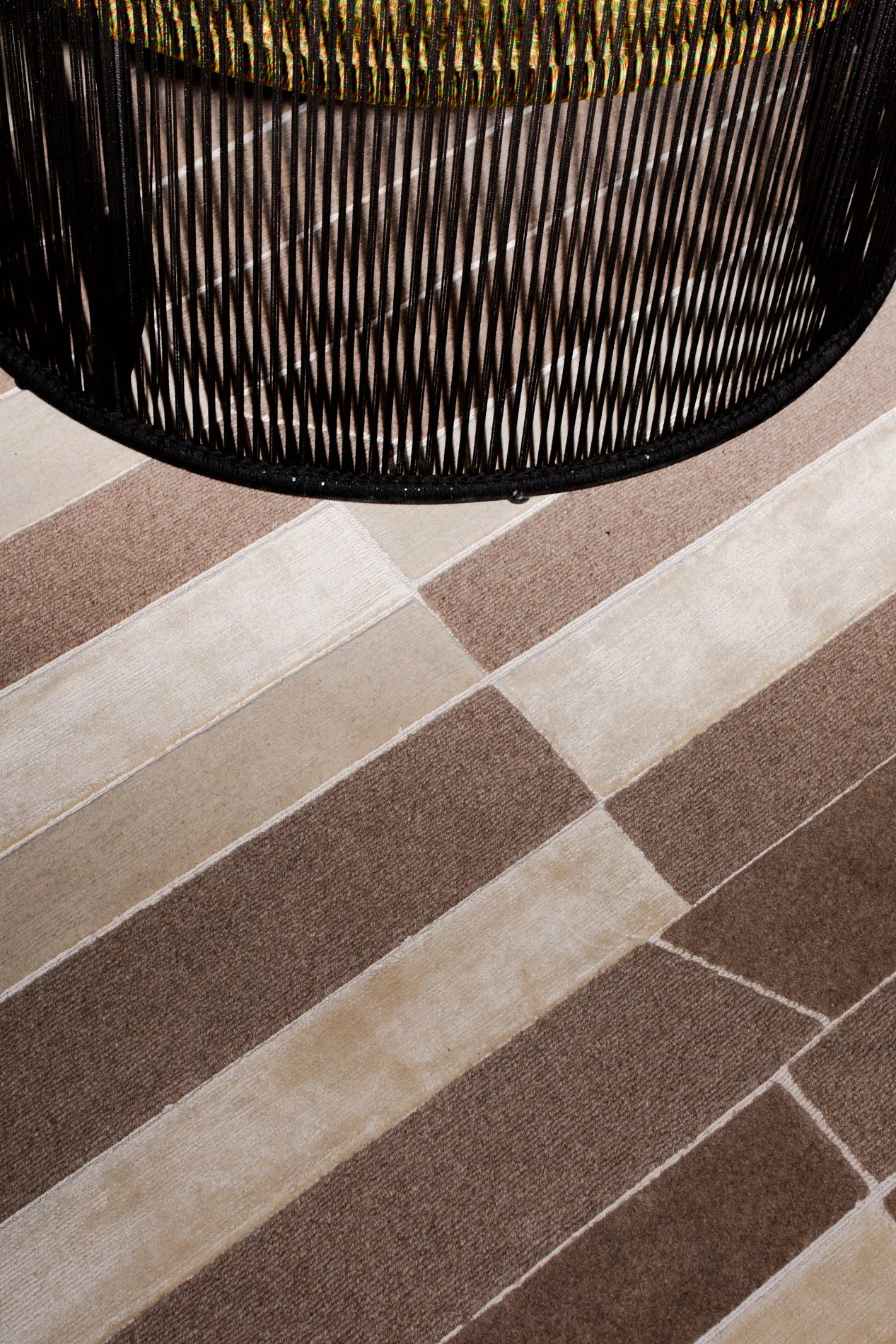 Casellario Monocromo 2.0 – CC-Tapis at Mesmetric
