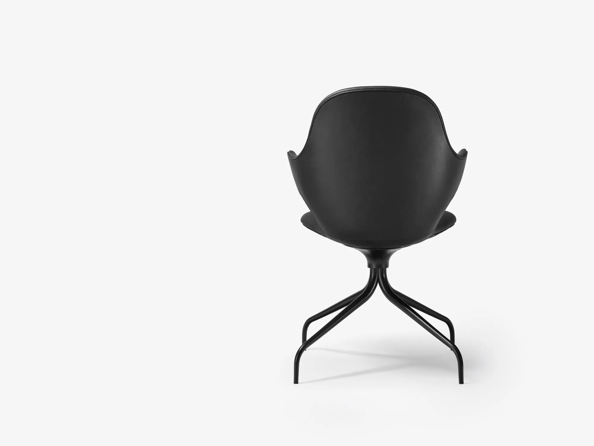 Catch Chair Swivel JH2 – & Tradition at Mesmetric