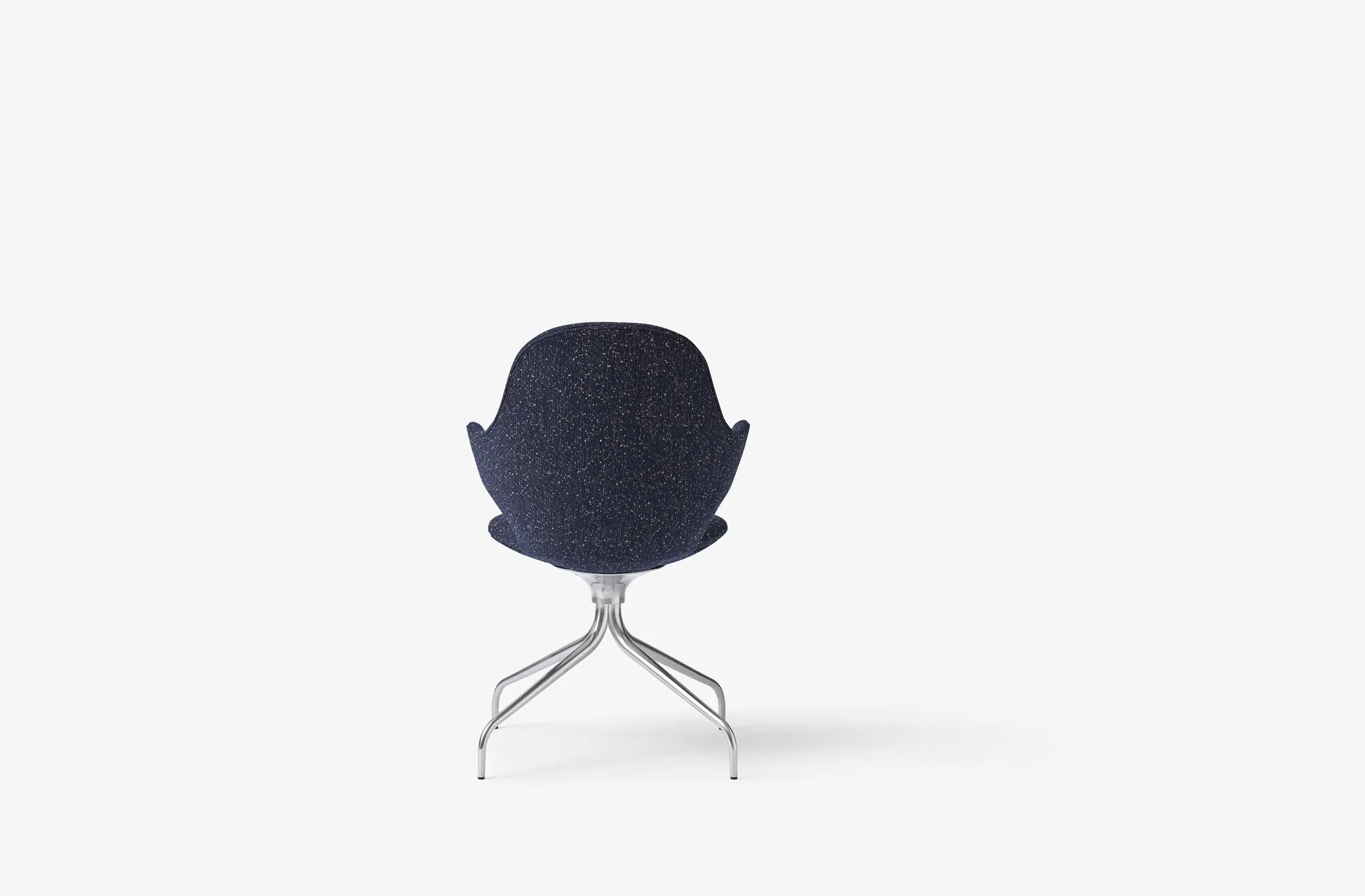 Catch Chair Swivel JH2 – & Tradition at Mesmetric