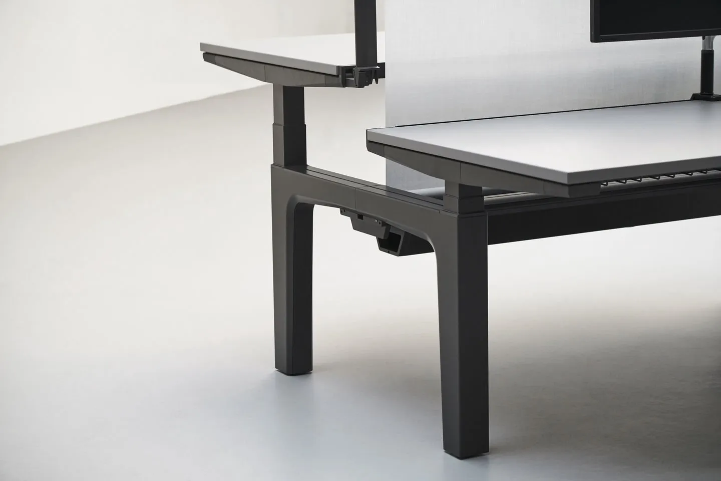 CDS Sit-Stand Cluster - Vitra w Mesmetric