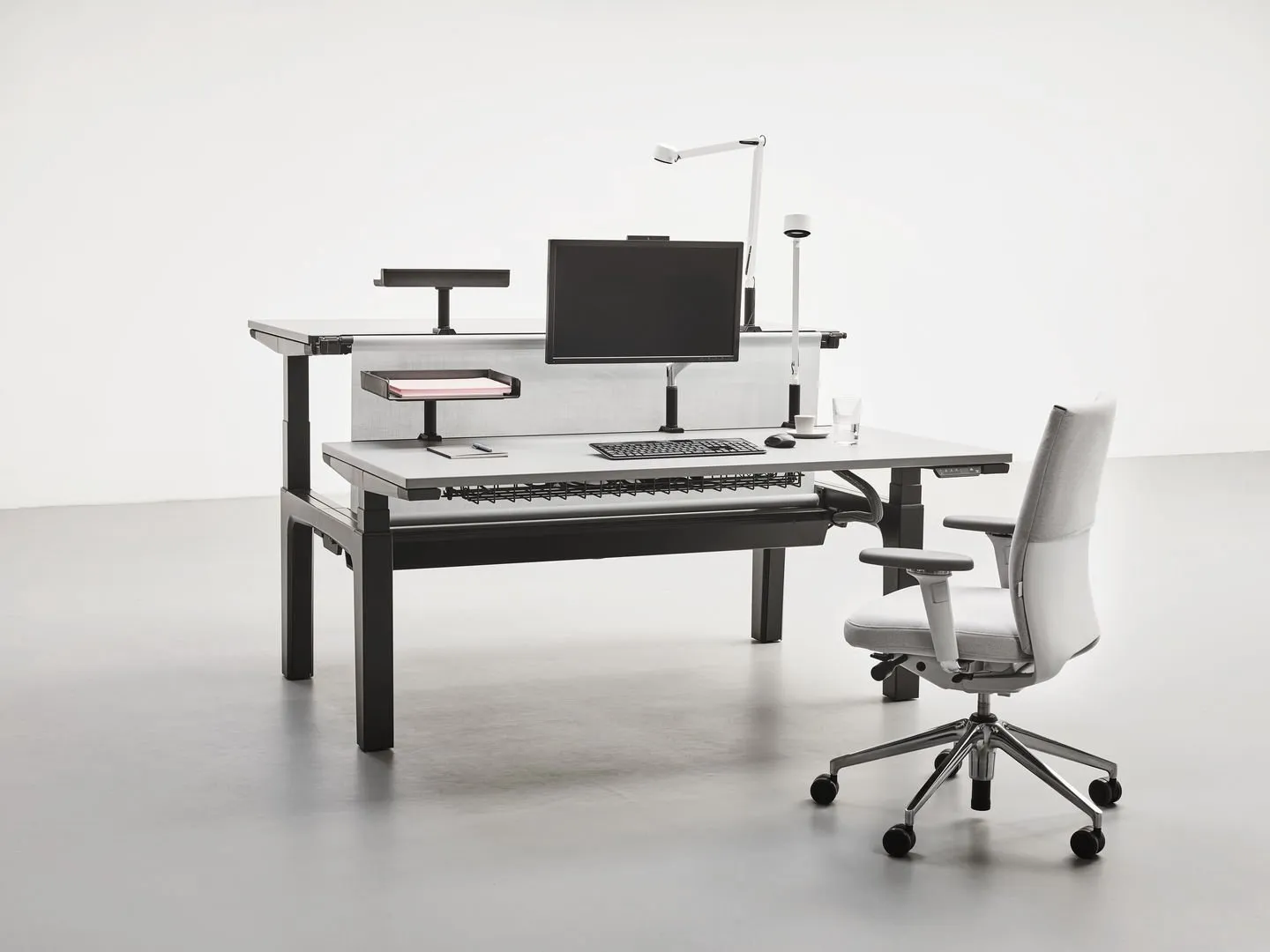 CDS Sit-Stand Cluster - Vitra w Mesmetric
