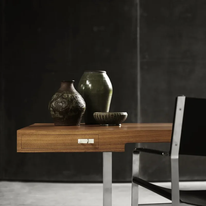 CH110 – Carl Hansen at Mesmetric