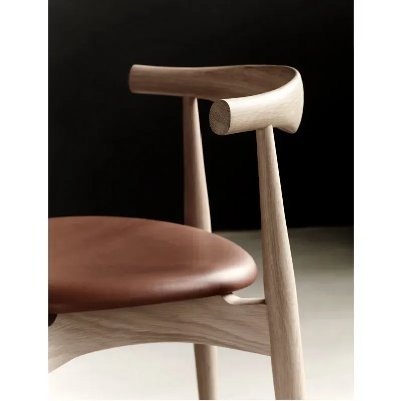 CH20 Elbow Chair - Carl Hansen w Mesmetric