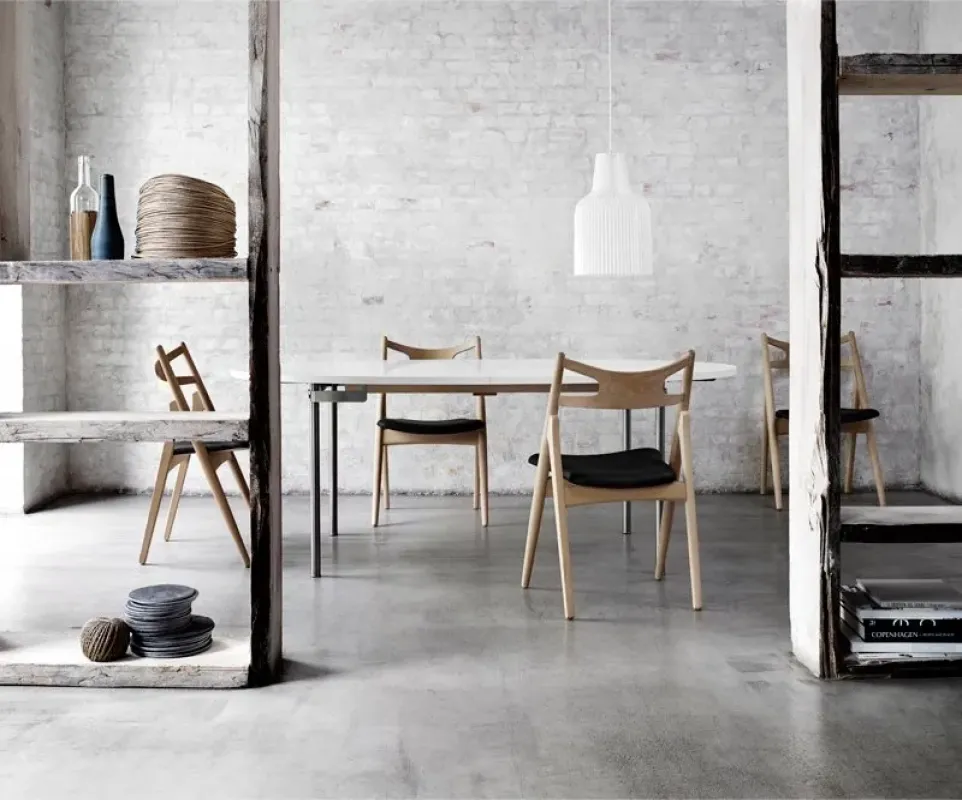CH29P Sawbuck Chair - Carl Hansen w Mesmetric