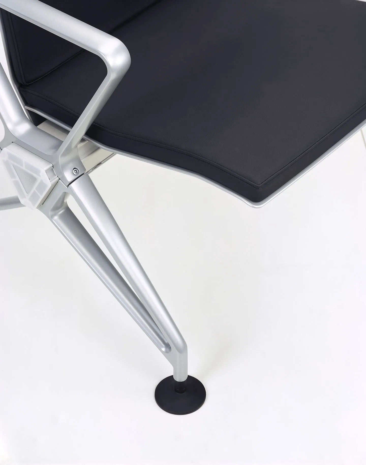 Airline – Vitra at Mesmetric