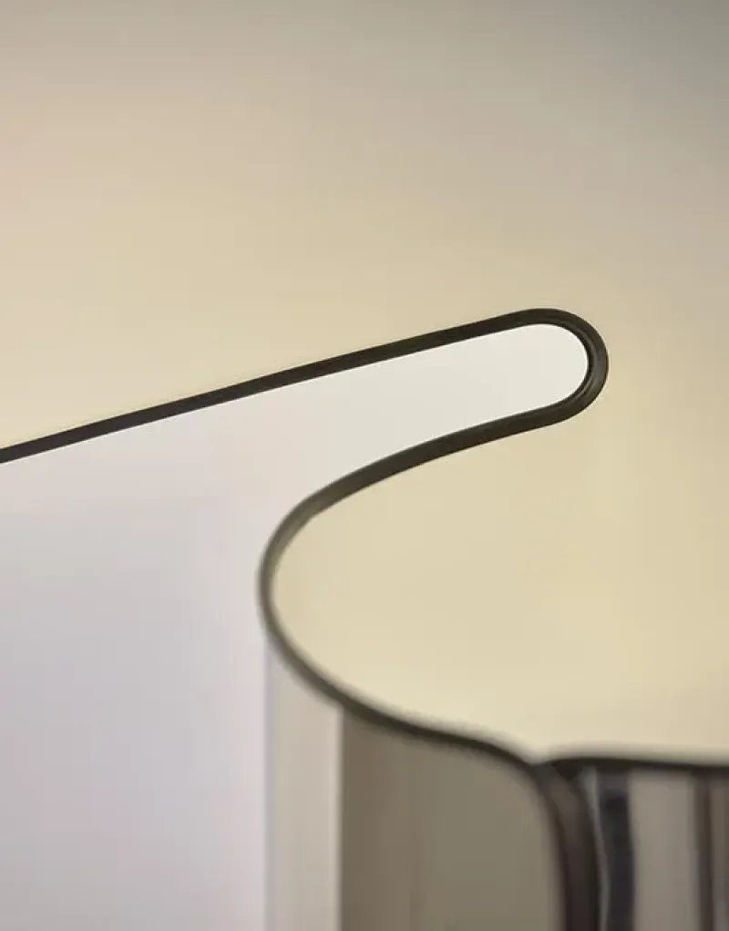 Chiara – Flos at Mesmetric