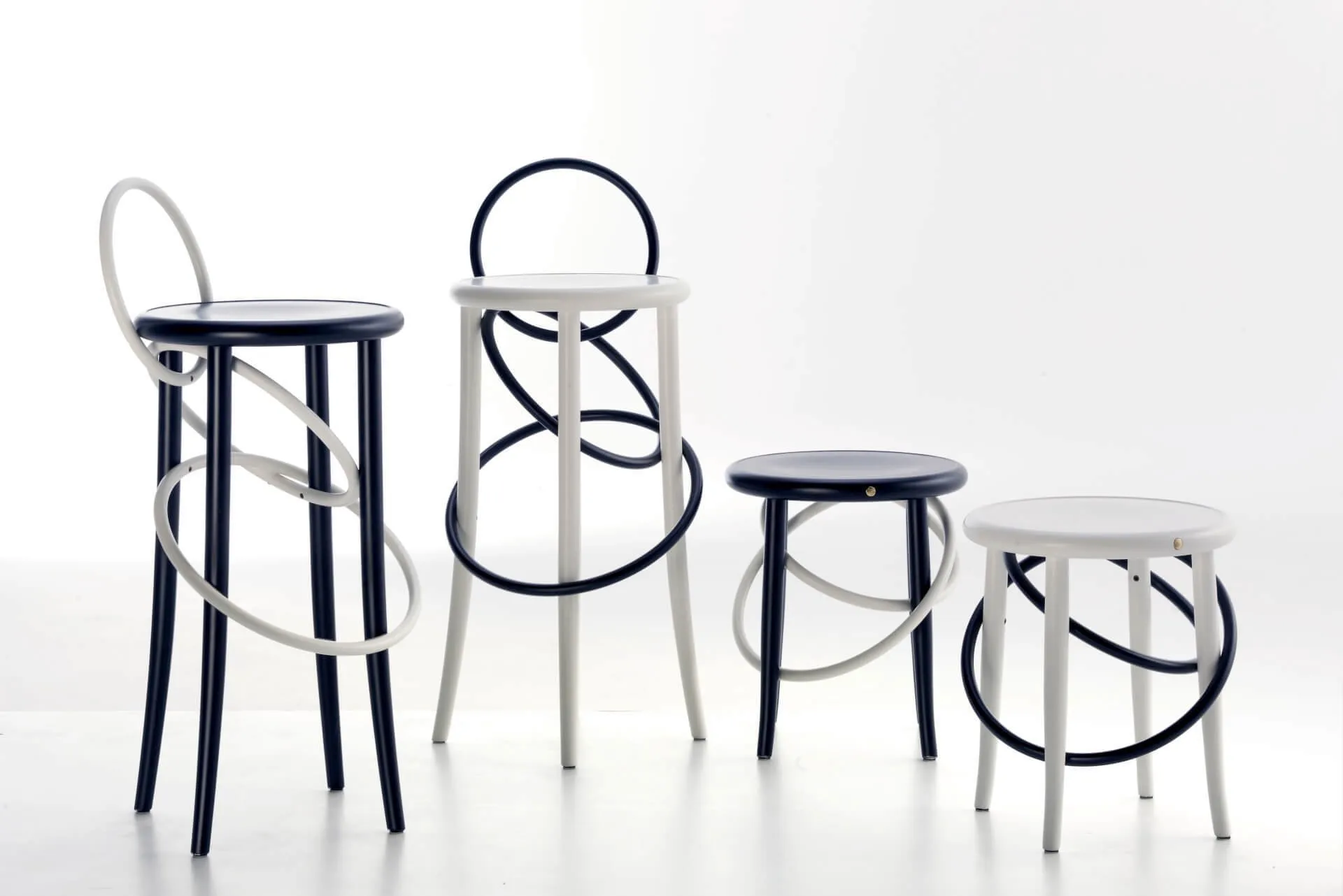 Cirque – Gebrüder Thonet Vienna at Mesmetric