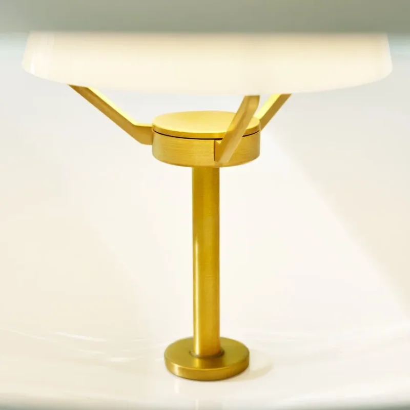 Clam™ – Fritz Hansen at Mesmetric