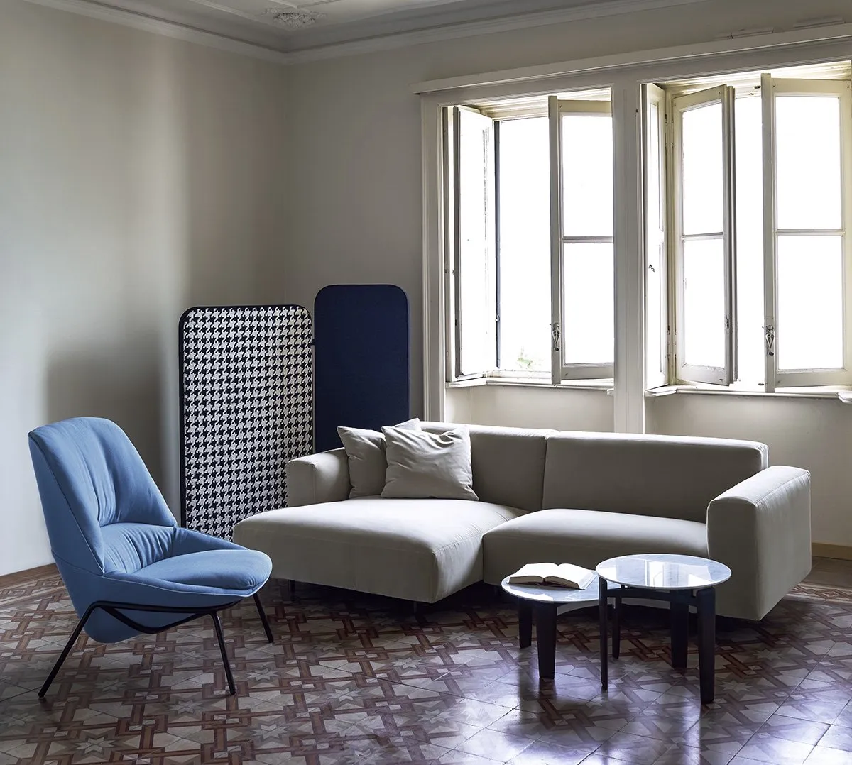 Claudine Large – Arflex at Mesmetric