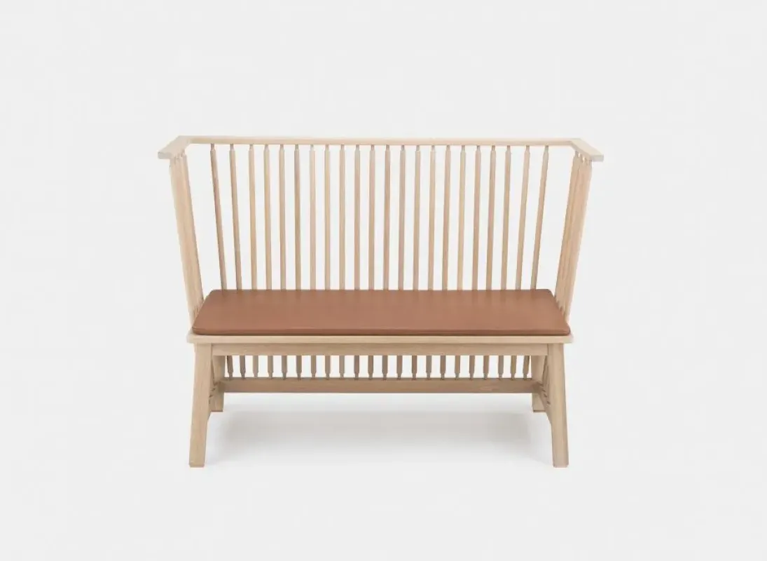 451 Two Seater Low Settle – De La Espada at Mesmetric