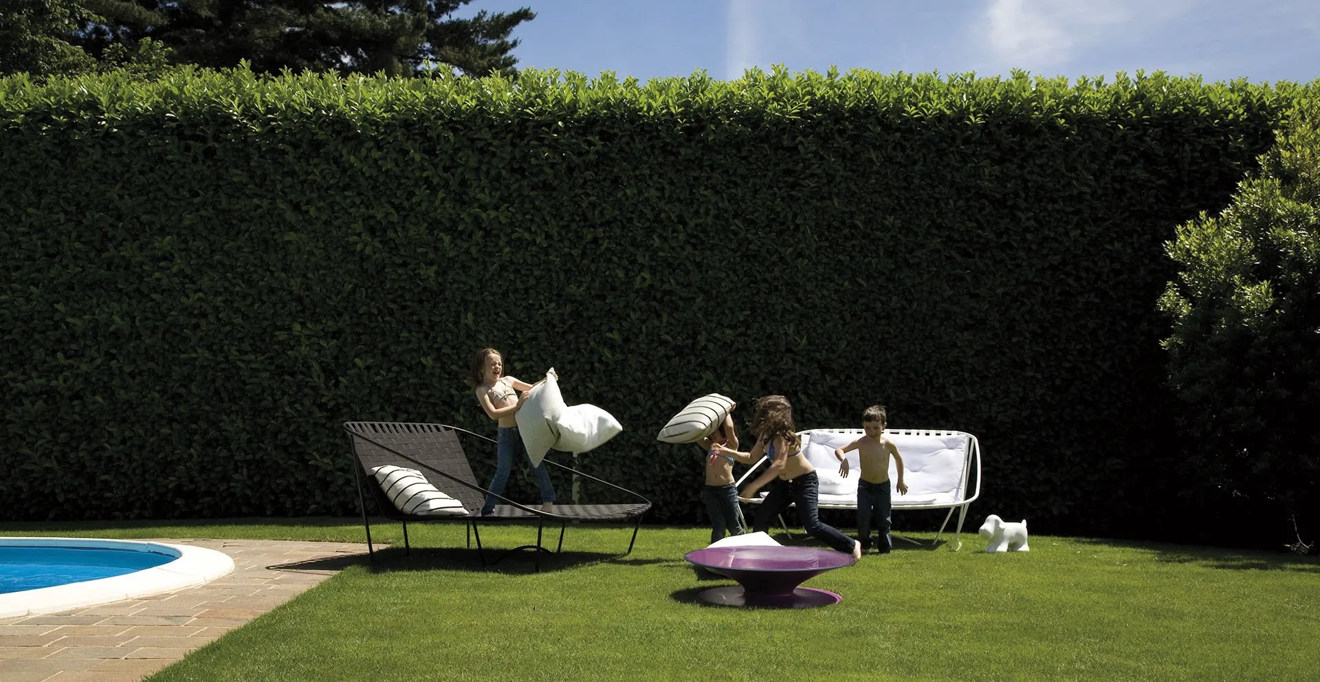 Cloud big armchair outdoor – Arflex at Mesmetric